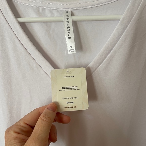 NWT FABLETICS ATHLETIC TEE - Picture 2 of 3